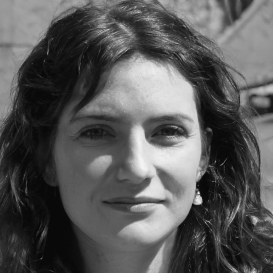 Membro del team loraventiqos al lavoro su progetto mobile